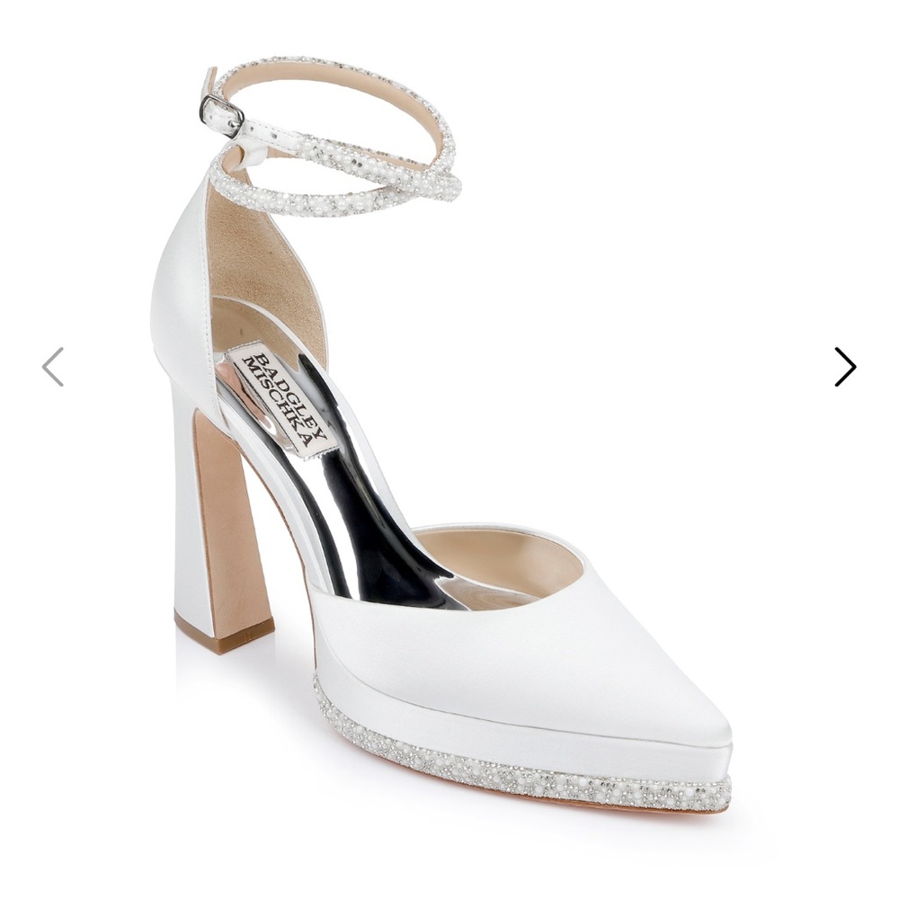 Badgley Mischka Eliana Heels Size 8